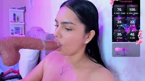 Snapshot of evelinn_belen chatting on 05.08.26 Evelinn belen online show from 05.08.26