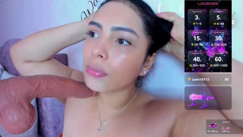 Snapshot of evelinn_belen chatting on 05.15.26 Evelinn belen online show from 05.15.26