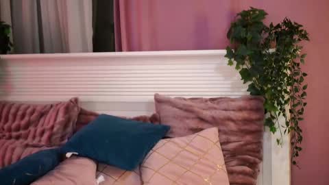 Evelyn online show from 02.10.25