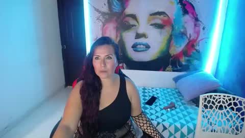 Juliana online show from 01.11.25