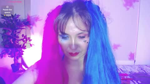 Juliana online show from 10.05.25