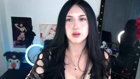 Snapshot of evelyn_sheeran chatting on 05.31.26 Julieta online show from 05.31.26
