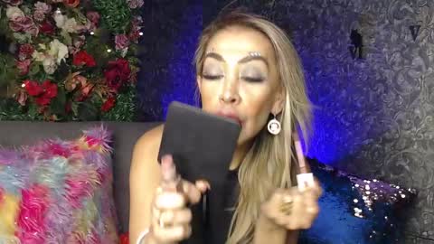 Snapshot of evelynagrey chatting on 01.28.25 EvelynaGrey online show from 01.28.25