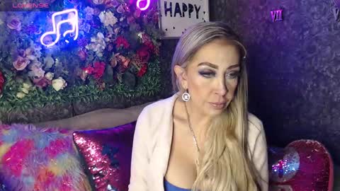 Snapshot of evelynagrey chatting on 01.31.25 EvelynaGrey online show from 01.31.25