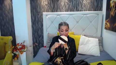 Snapshot of evelynagrey chatting on 02.24.25 EvelynaGrey online show from 02.24.25