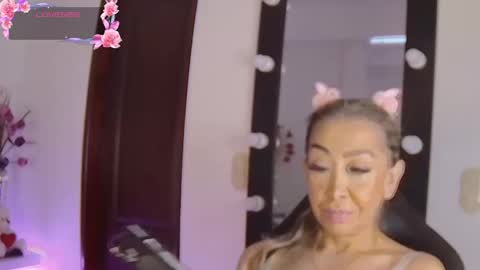 Snapshot of evelynagrey chatting on 09.09.25 EvelynaGrey online show from 09.09.25