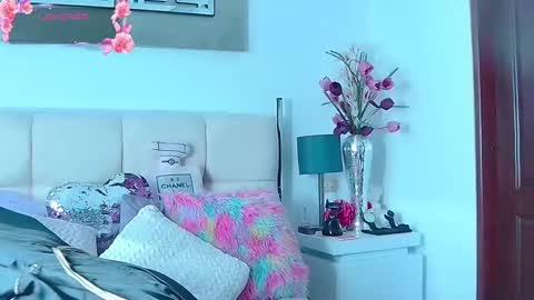 Snapshot of evelynagrey chatting on 09.24.25 EvelynaGrey online show from 09.24.25