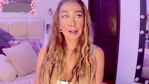 Snapshot of evelynagrey chatting on 01.12.26 EvelynaGrey online show from 01.12.26