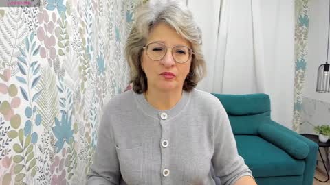 Evelyn online show from 12.02.24