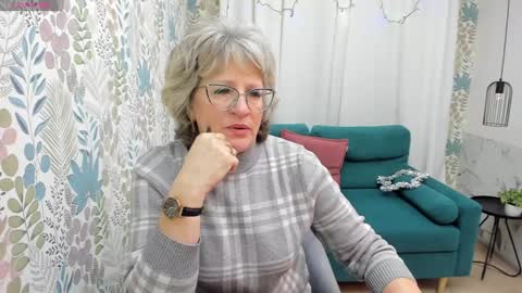 Evelyn online show from 01.09.25