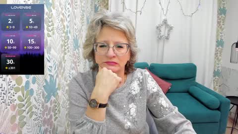 Evelyn online show from 01.10.25