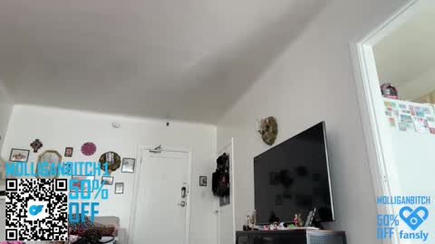 Evelyn online show from 02.05.26