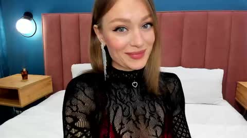 Snapshot of evelynpoole chatting on 05.18.26 Evelyn online show from 05.18.26
