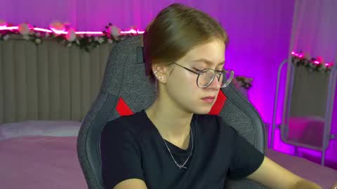 Snapshot of evemundie chatting on 09.10.25 Eve online show from 09.10.25