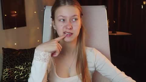 Snapshot of evemundie chatting on 04.18.26 Eve online show from 04.18.26