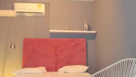 Sophia online show from 11.04.25