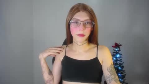 Snapshot of evi_kitty chatting on 12.19.24 Evi online show from 12.19.24