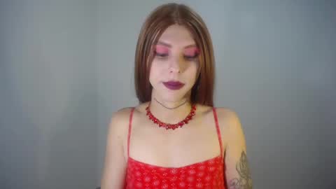 Snapshot of evi_kitty chatting on 02.04.25 Evi online show from 02.04.25