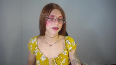 Snapshot of evi_kitty chatting on 02.08.25 Evi online show from 02.08.25