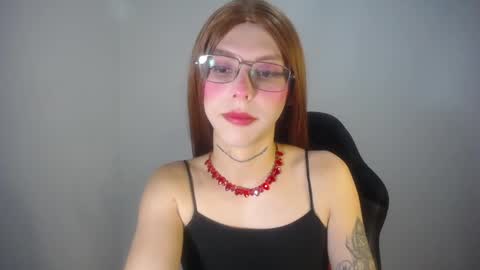 Snapshot of evi_kitty chatting on 03.07.25 Evi online show from 03.07.25