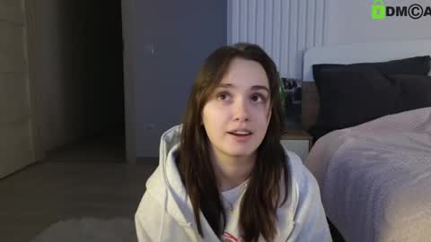 evi_woow online show from 02.12.25