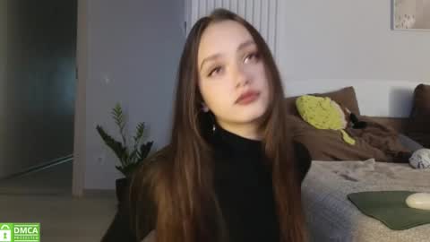 evi_woow online show from 10.13.25