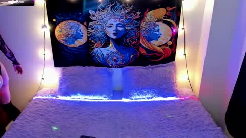 Snapshot of evie99_ chatting on 09.17.25 Evie99  online show from 09.17.25