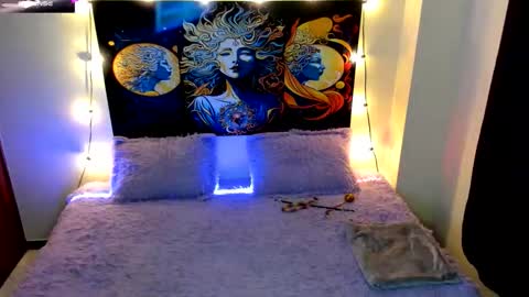 Snapshot of evie99_ chatting on 10.17.25 Evie99  online show from 10.17.25