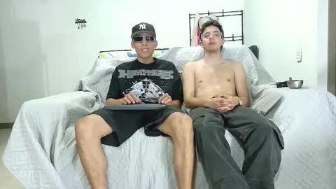 Snapshot of evil_boss1 chatting on 04.21.26 evil_boss1 online show from 04.21.26
