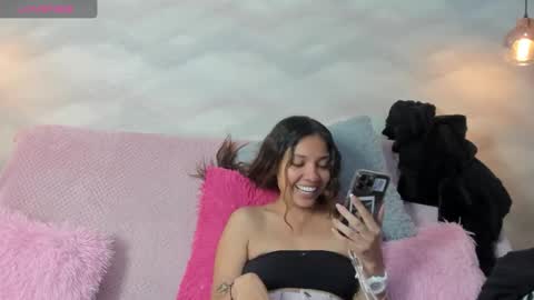 Snapshot of evolette_angels chatting on 09.30.25 EVOLETTE ANGELS online show from 09.30.25