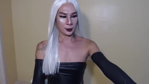 Snapshot of evy_hot_xx90 chatting on 12.19.24 goddess evy-DONT FORGET TO GIVE ME A THUMBS UP AND FOLLOW online show from 12.19.24