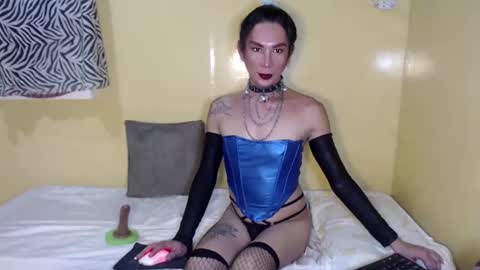 Snapshot of evy_hot_xx90 chatting on 12.21.24 goddess evy-DONT FORGET TO GIVE ME A THUMBS UP AND FOLLOW online show from 12.21.24