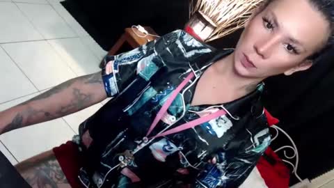 Snapshot of evy_hot_xx90 chatting on 02.20.25 goddess evy-DONT FORGET TO GIVE ME A THUMBS UP AND FOLLOW online show from 02.20.25