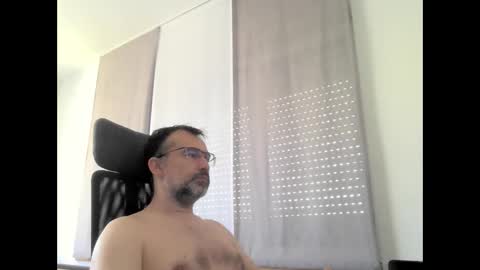 Snapshot of exhibit77 chatting on 05.09.26 exhibit77 online show from 05.09.26