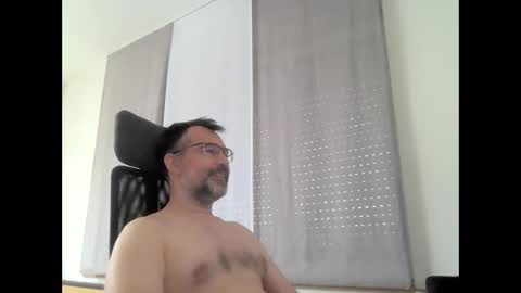 Snapshot of exhibit77 chatting on 05.11.26 exhibit77 online show from 05.11.26