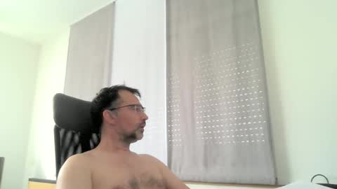 Snapshot of exhibit77 chatting on 06.08.26 exhibit77 online show from 06.08.26