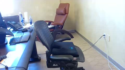 Snapshot of exhibitman69_ldb chatting on 12.02.25 exhibitman69_ldb online show from 12.02.25