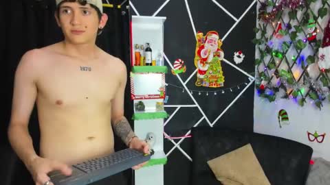 exotic_kisses_ online show from 12.05.24