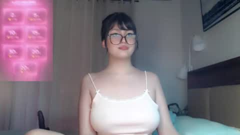 Snapshot of expensive_candyx chatting on 07.14.26 Candy online show from 07.14.26