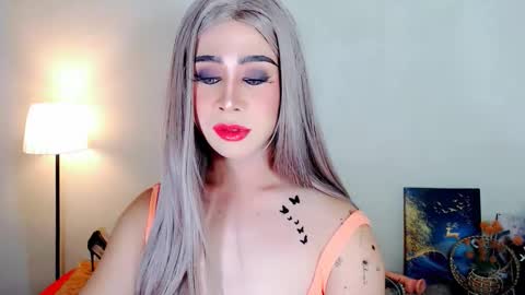 Snapshot of expensive_elise chatting on 02.27.26 expensive_elise online show from 02.27.26