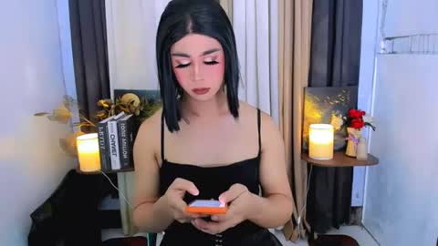 Snapshot of expensive_elise chatting on 07.14.26 expensive_elise online show from 07.14.26