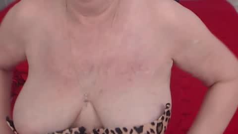 Snapshot of experiencedalana chatting on 06.26.26 Alana online show from 06.26.26