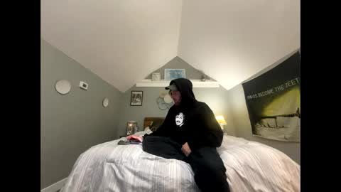 Snapshot of explosive_andyy chatting on 10.22.25 Explosivee andyy online show from 10.22.25