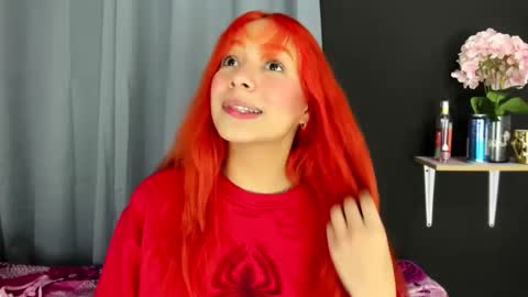 Snapshot of extasis19 chatting on 09.21.25 channel online show from 09.21.25