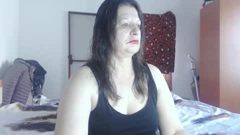 Snapshot of extasymature chatting on 04.19.26 ExtasyMature online show from 04.19.26