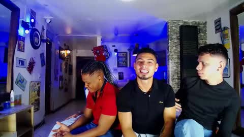 extrangers online show from 12.24.24