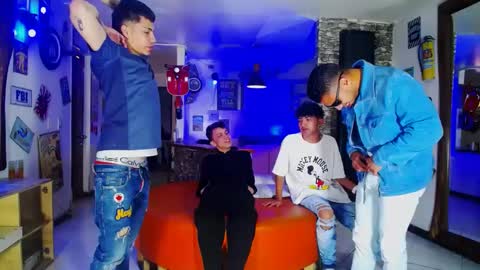 extrangers online show from 01.09.25