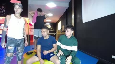 extrangers online show from 02.20.25