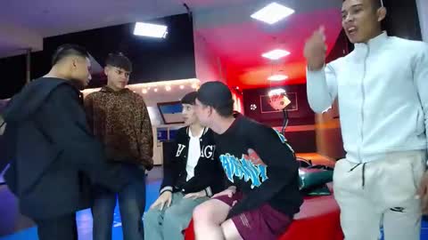 extrangers online show from 09.15.25