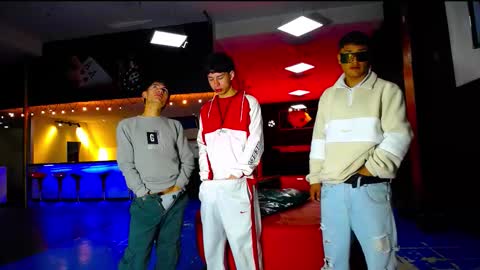 extrangers online show from 10.27.25